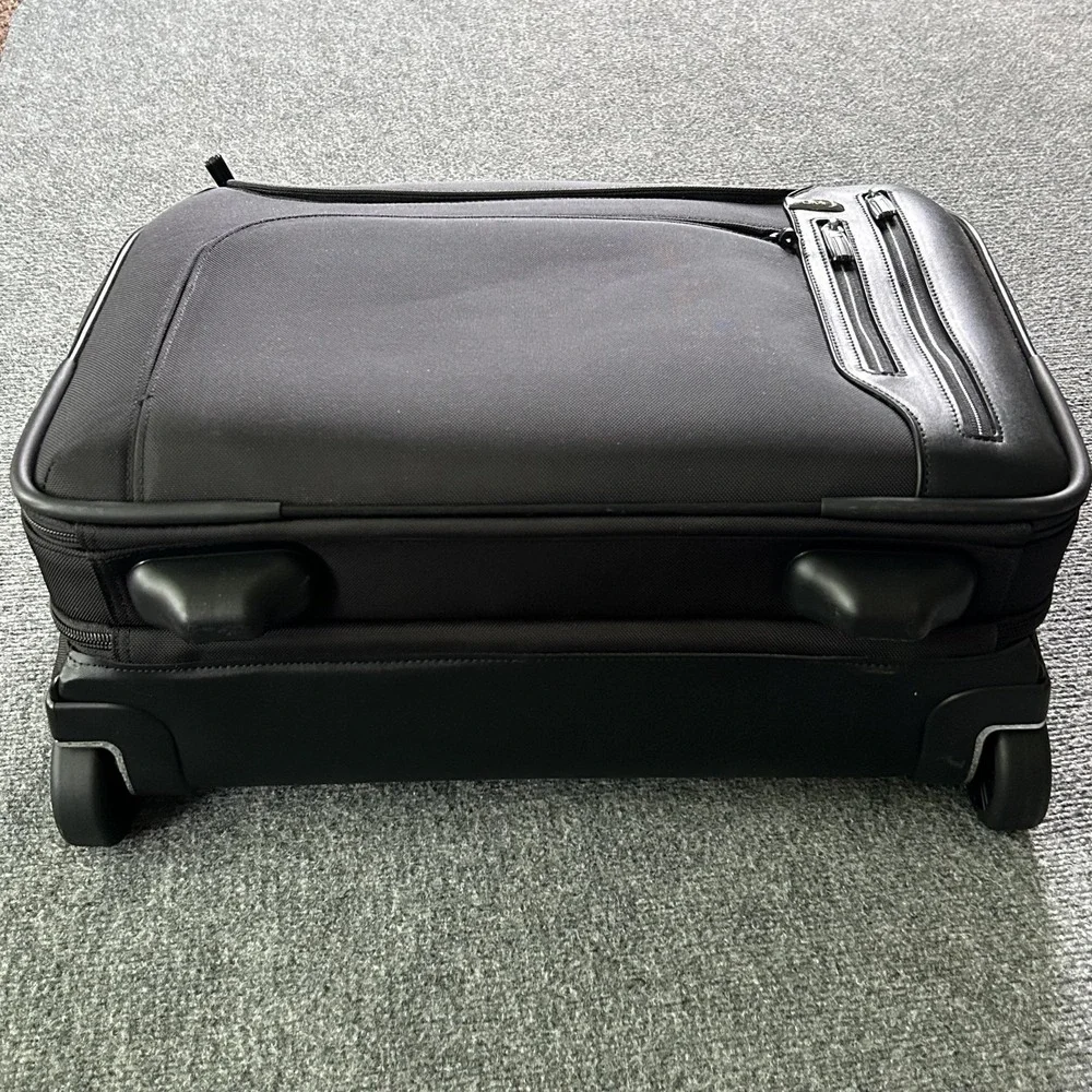 TUMI Bag Arrive LaGuardia Wheeled Brief Laptop Black 17